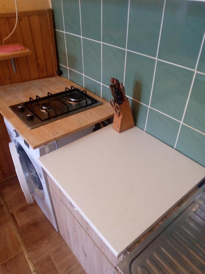 1 ком на олены степанивны ,парковка *