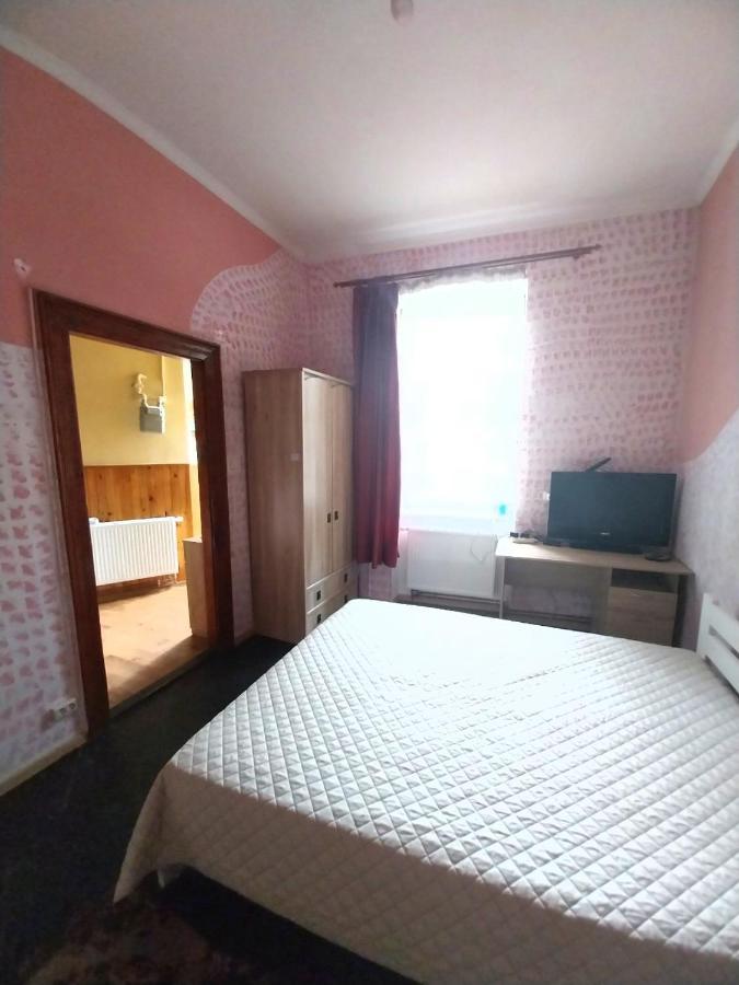 1 ком на олены степанивны ,парковка Lviv