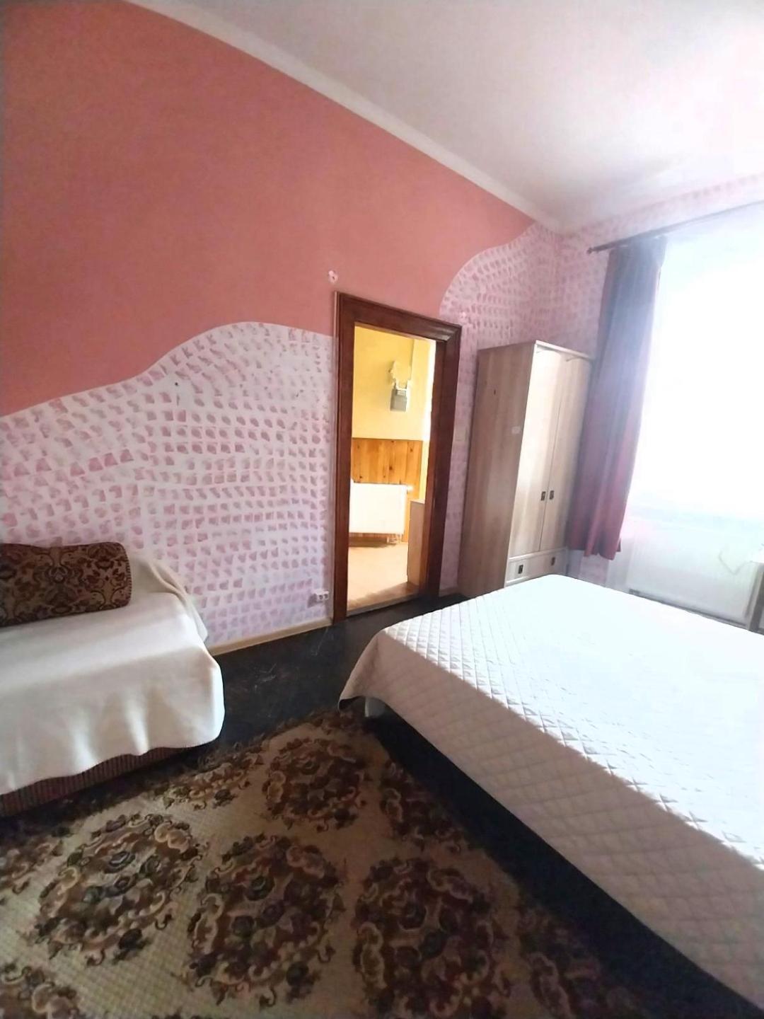 Apartment 1 ком на олены степанивны ,парковка *